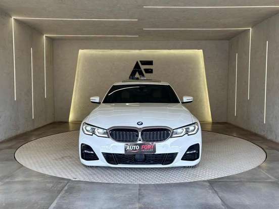 BMW-330e-2020