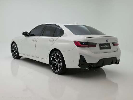 BMW-330e-2025