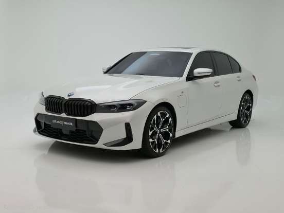 BMW-330e-2025