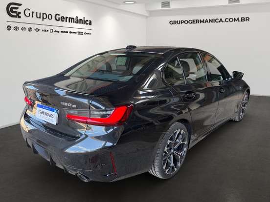 BMW-330e-2025