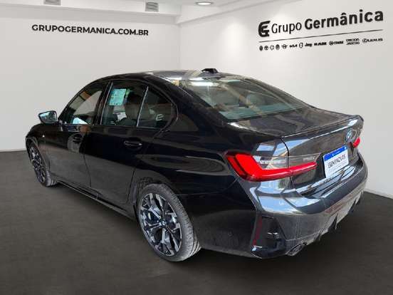 BMW-330e-2025