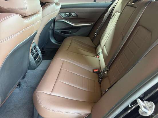 BMW-330e-2025
