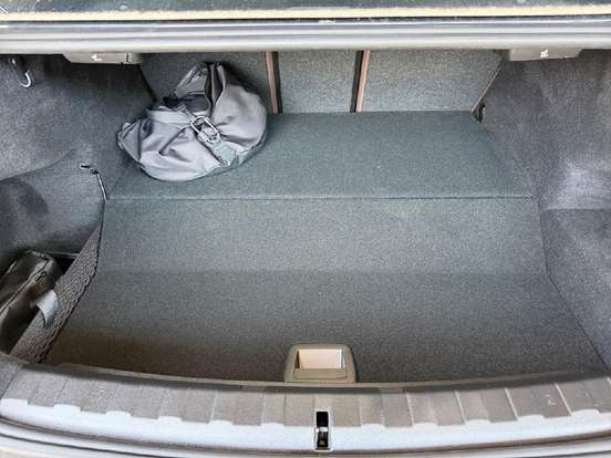 BMW-330e-2025
