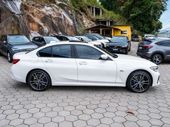 BMW-330e-2.0 16V TURBO HÍBRIDO M SPORT AUTOMÁTICO BMW-330e-2022