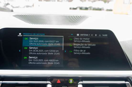 BMW-330e-2022