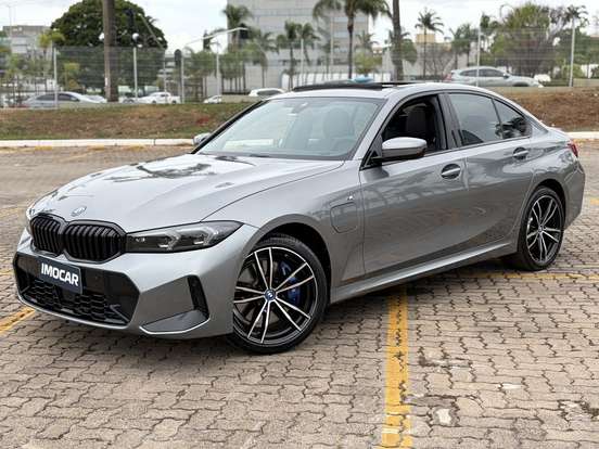 BMW-330e-2024
