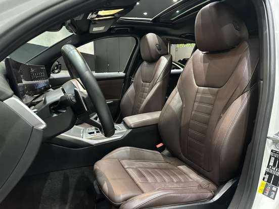 BMW-330e-2024