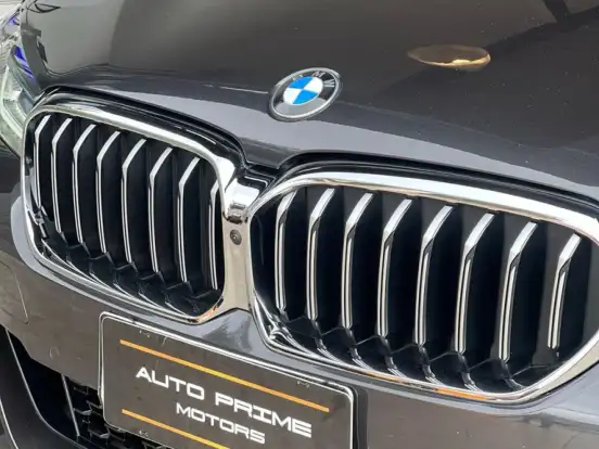 BMW-530e-2021