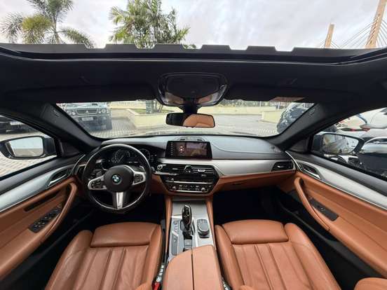 BMW-540i-2018