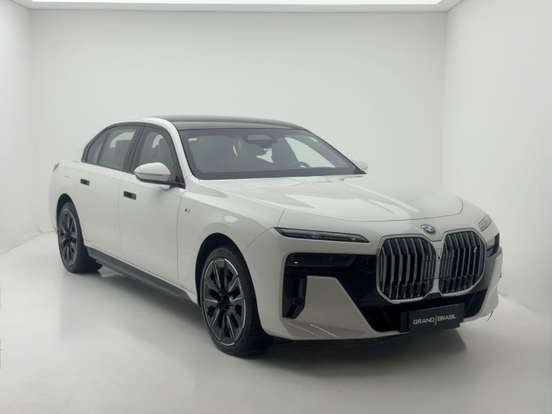 BMW-i7-2023
