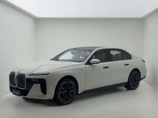 BMW-i7-2023