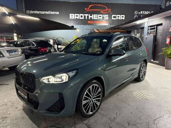 BMW-iX1-2023