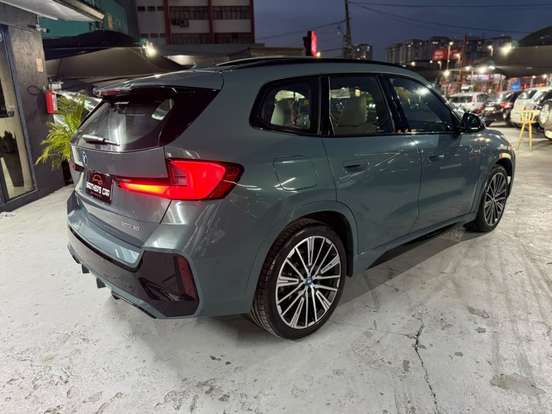BMW-iX1-2023
