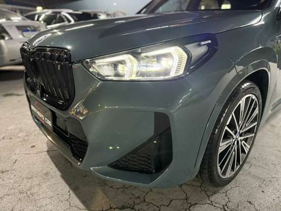 BMW-iX1-2023