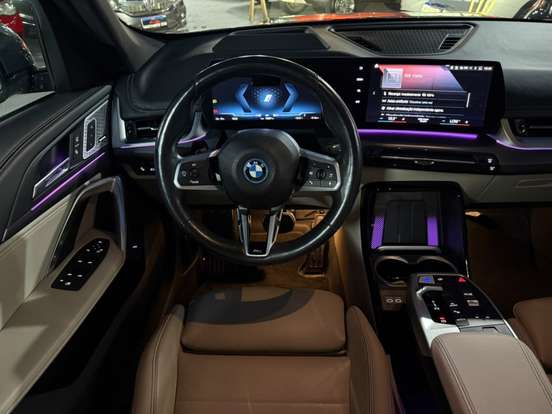 BMW-iX1-2023