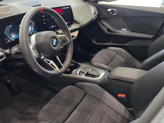 BMW-M 135i-2.0 16V TURBO GASOLINA XDRIVE STEPTRONIC BMW-M 135i-2025