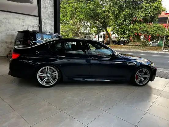 BMW-M5-2012