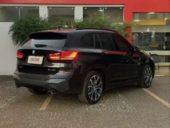 BMW-X1-2022