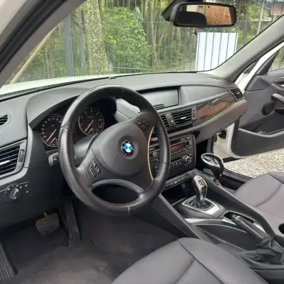 BMW-X1-2012