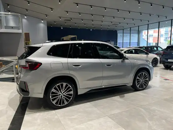 BMW-X1-2023