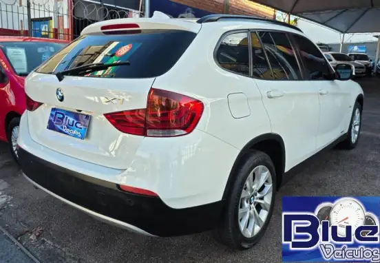 BMW-X1-2011