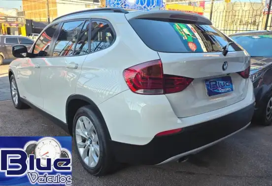 BMW-X1-2011