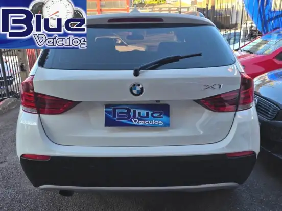 BMW-X1-2.0 18I S-DRIVE 4X2 16V GASOLINA 4P AUTOMÁTICO BMW-X1-2011