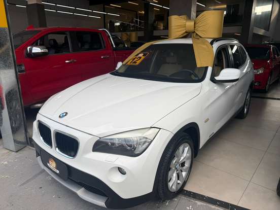 BMW-X1-2011