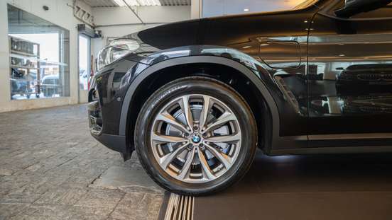 BMW-X3-2021