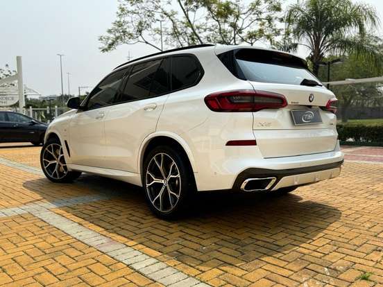 BMW-X5-3.0 I6 TURBO HÍBRIDO XDRIVE45E M SPORT AUTOMÁTICO BMW-X5-2019