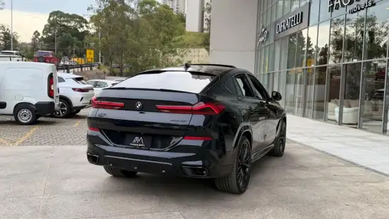 BMW-X6-2021