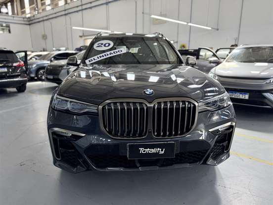 BMW-X7-2020