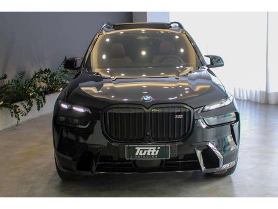 BMW-X7-2024