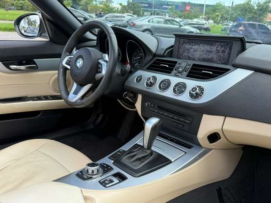BMW-Z4-2.5 I6 GASOLINA SDRIVE23I AUTOMÁTICO BMW-Z4-2010