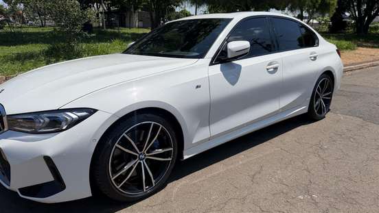 BMW-320i-2023