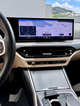 BMW-320i-2024