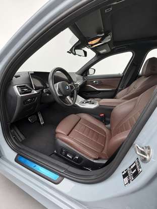 BMW-320i-2024