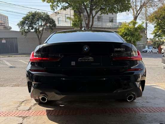 BMW-320i-2.0 16V TURBO FLEX M SPORT AUTOMÁTICO BMW-320i-2022