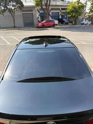 BMW-320i-2022