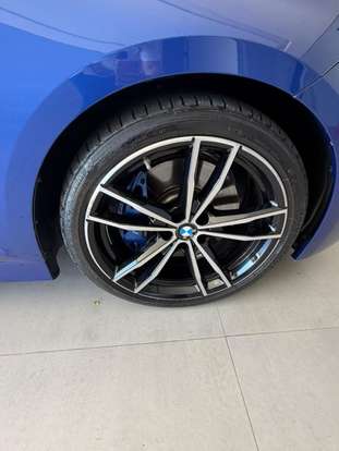 BMW-320i-2023