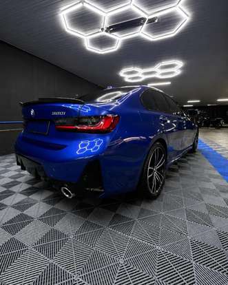 BMW-320i-2024