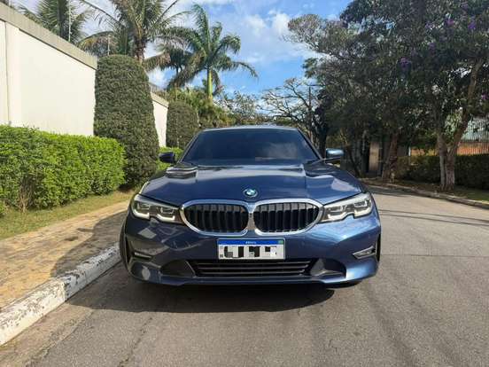BMW-320i-2020