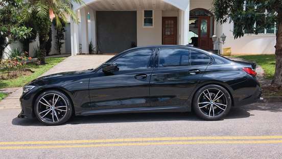 BMW-320i-2020
