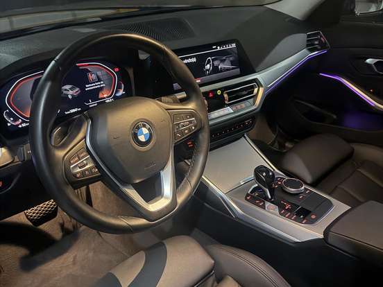 BMW-320i-2.0 16V TURBO GASOLINA SPORT GP AUTOMÁTICO BMW-320i-2020