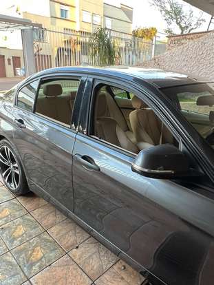 BMW-320i-2018