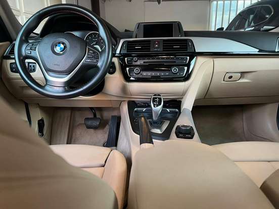 BMW-320i-2018