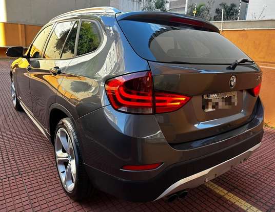 BMW-X1-2013