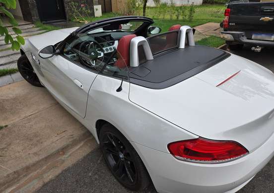 BMW-Z4-2.0 16V TURBO GASOLINA SDRIVE20I AUTOMÁTICO BMW-Z4-2015