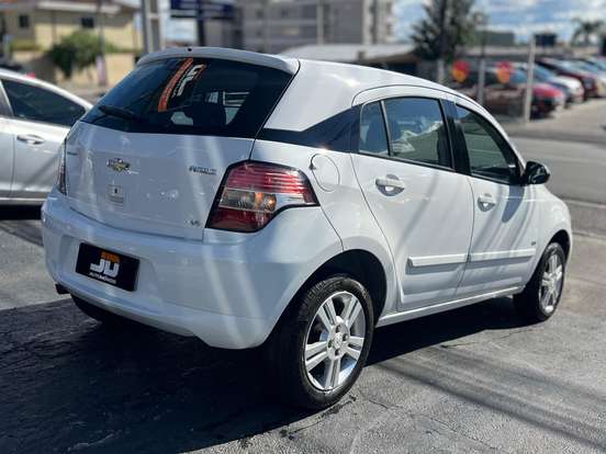 CHEVROLET-AGILE-2011