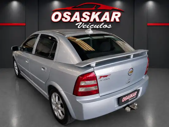 CHEVROLET-ASTRA-2011